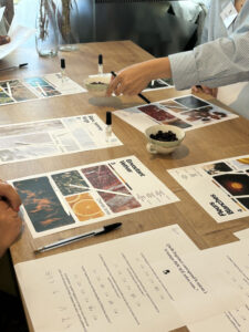 Atelier avec les clientes Bocage autour de l'expérience olfactive